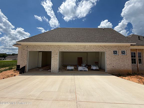 4th image of 930 Mulberry Dr