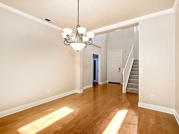 4th image of 504 Peach Way #1