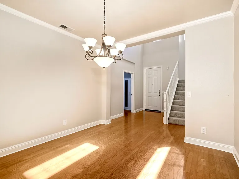 504 Peach Way #1 — Photo 4
