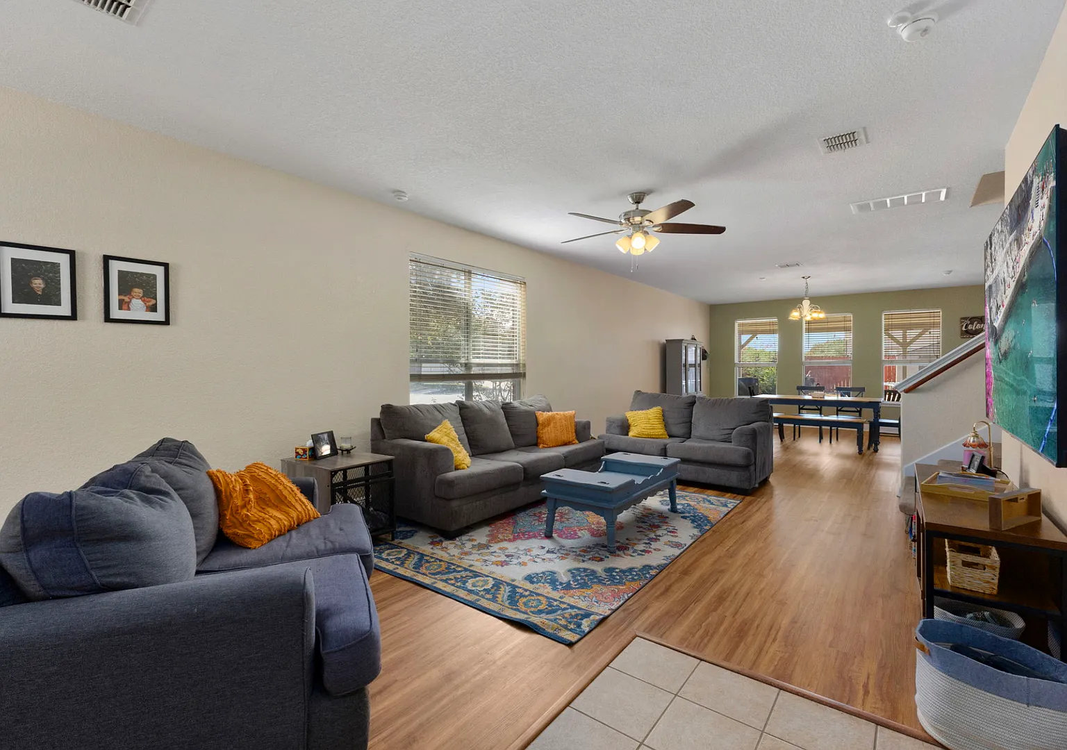 4 bed 2/1 bath Oversized corner lot and patio with extra large bonus loft space! — Photo 3