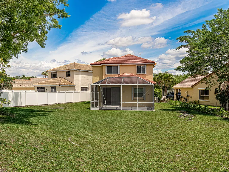 535 Talavera Rd — Photo 18