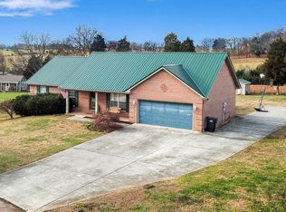 5517 J Riley West Dr, Greenback, TN 37742