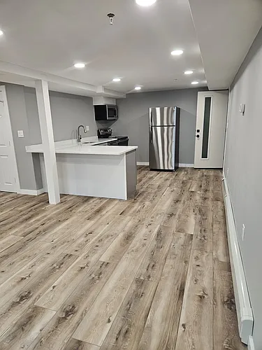 32 Irving St Photo 1