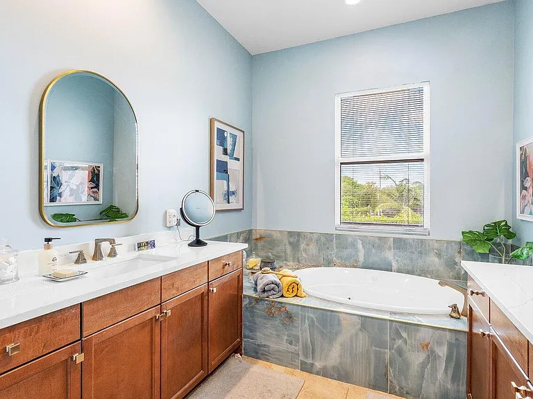 1875 Highland Grove Dr — Photo 15