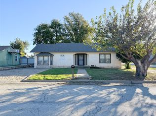 500 N River St, Seymour, TX 76380