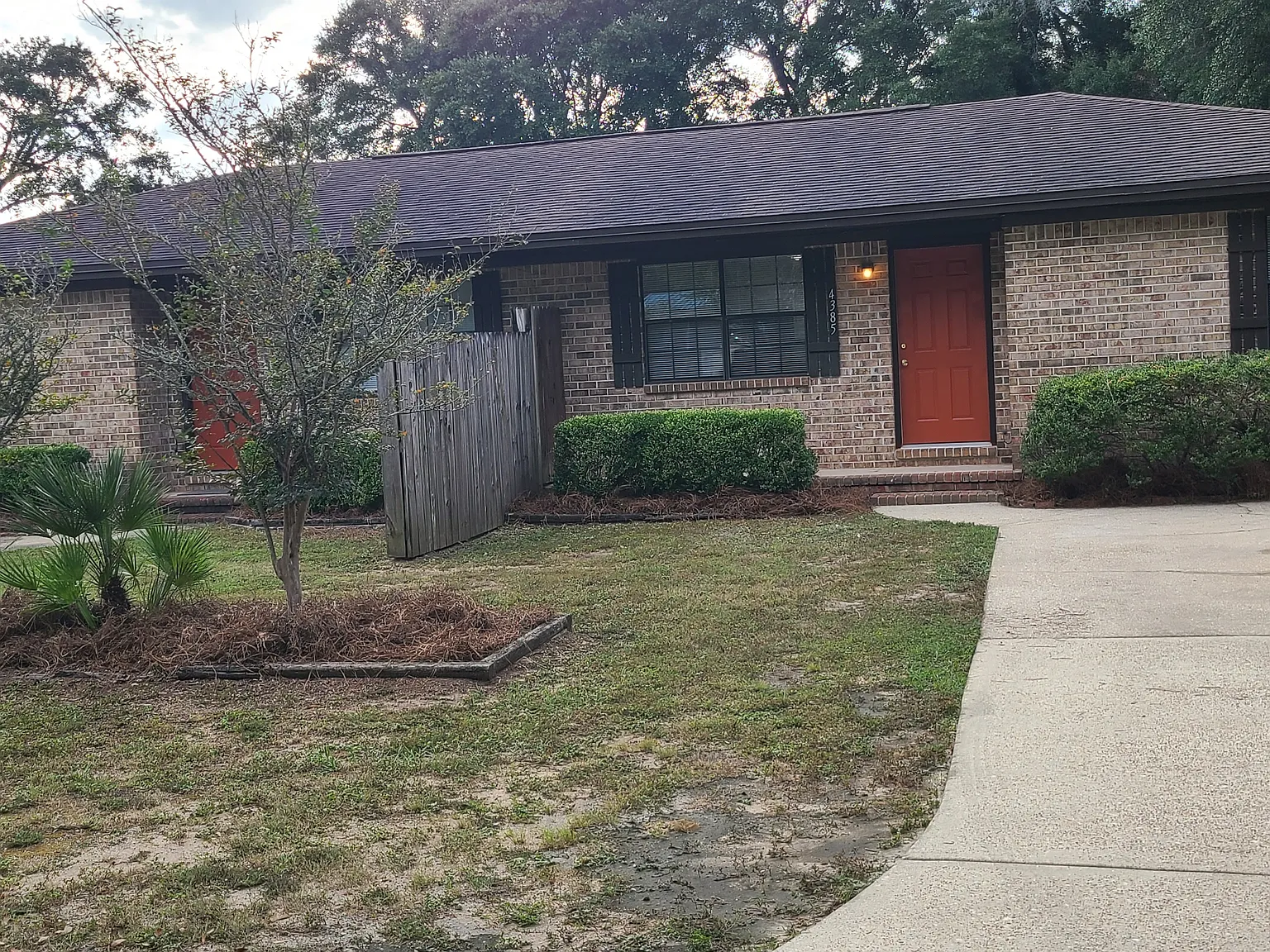 2 bed, 900 sqft, $1,200 — Photo 2