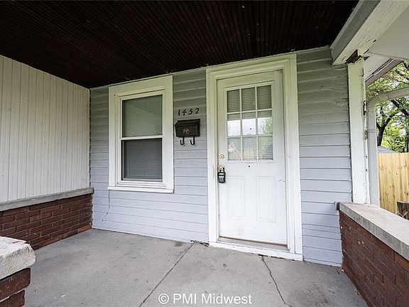 3rd image of 1430 N Gladstone Ave
