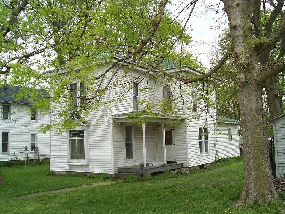 2nd image of 206 N College St