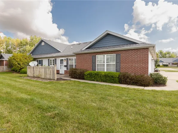 517 Heatherwoods Dr, Elyria, OH 44035