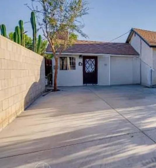 37 Garden Dr — Photo 1