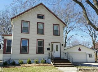 737 N Main St, Pontiac, IL 61764