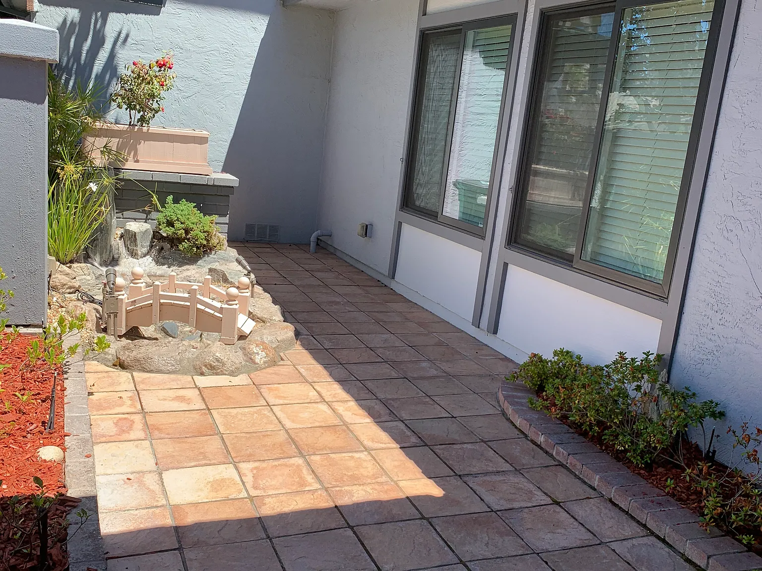 3 bed, 2110 sqft, $6,300 — Photo 3