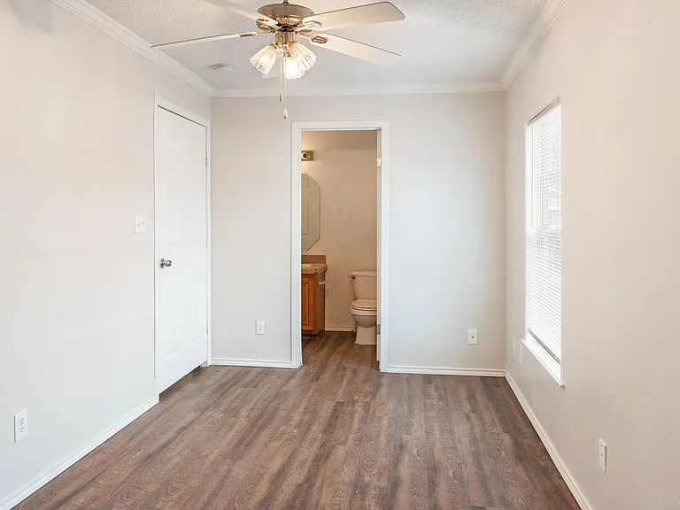 115 Varsity Dr — Photo 18
