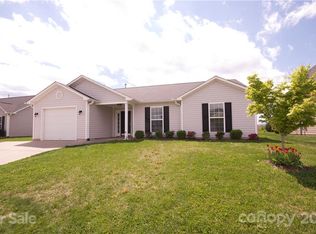 104 Mud Creek Rd, Hendersonville, NC 28791