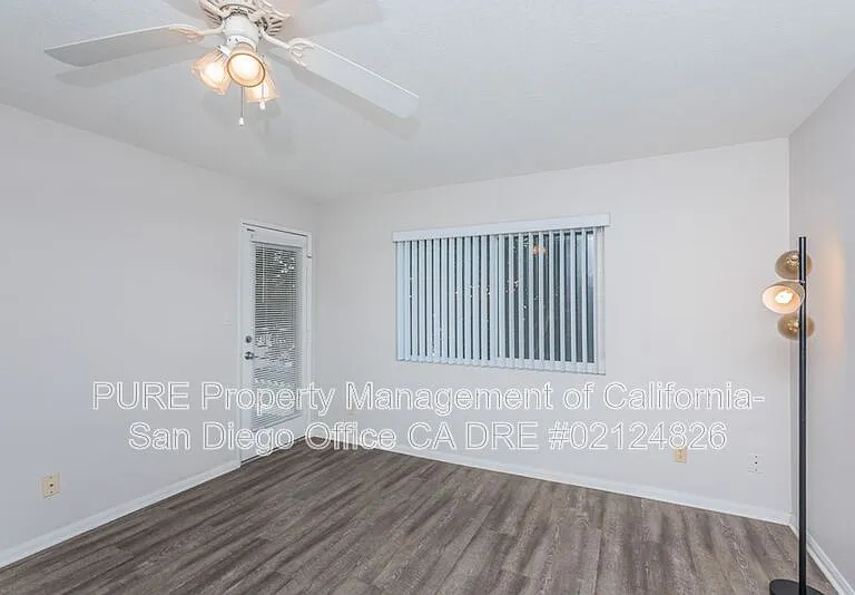 7405 Charmant Dr #2122 — Photo 13