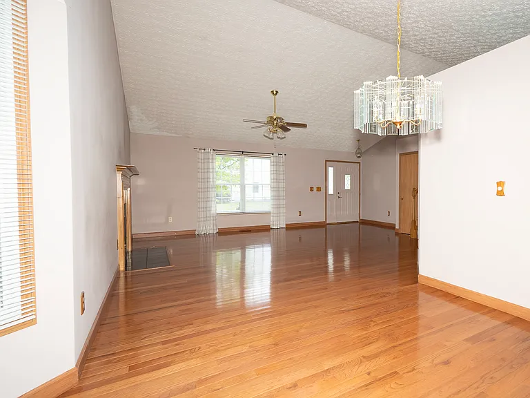 7872 Waggoner Run Dr — Photo 3