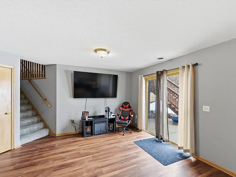 701 E Beaver St — Photo 17