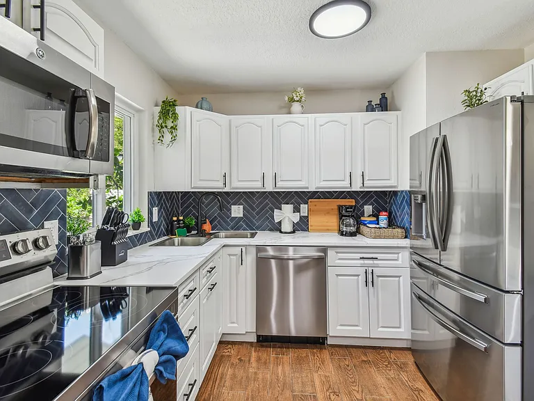 8611 Driftwood Dr — Photo 39