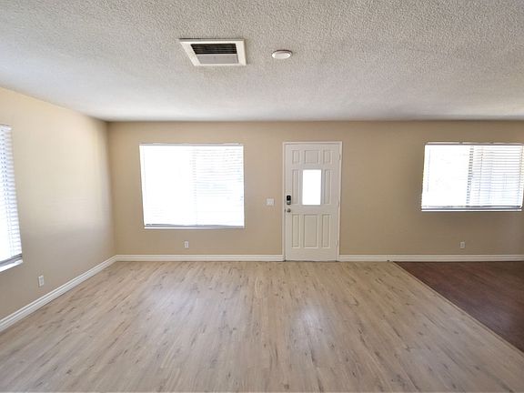 5th image of 15196 Westlynn Dr