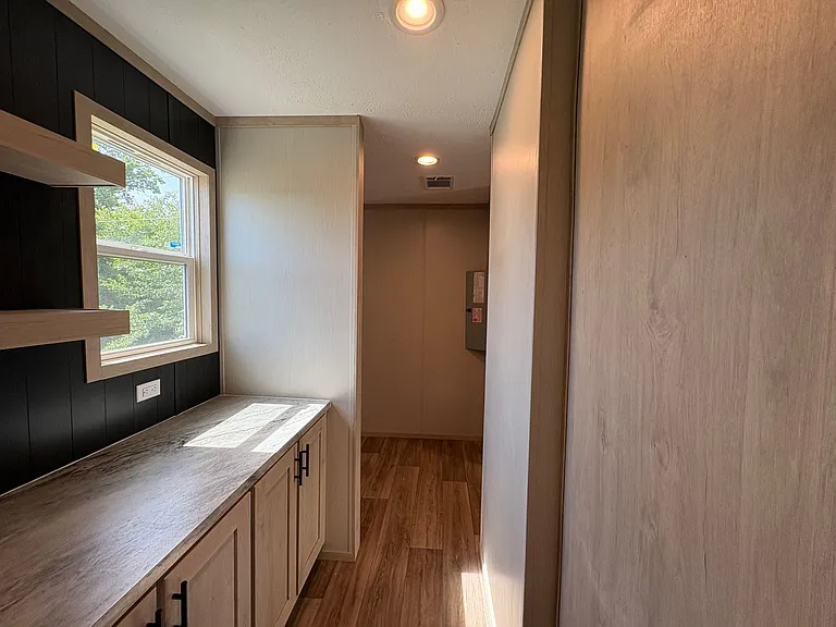 1128 S Gay Ave — Photo 49