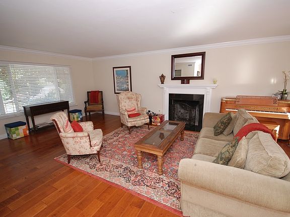 3rd image of 4361 Bromfield Ave
