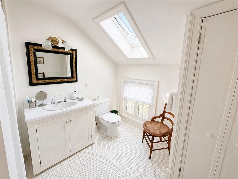 41 Calvert Pl — Photo 10