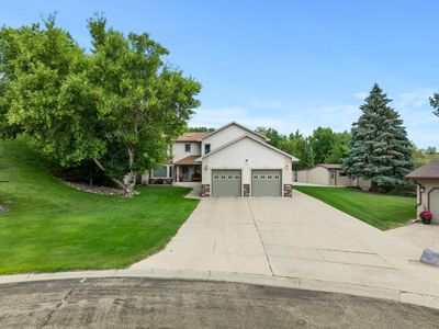 609 Bavaria Dr, Minot, ND, 58703