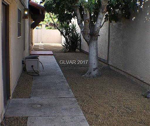2nd image of 2487 Swan Ln