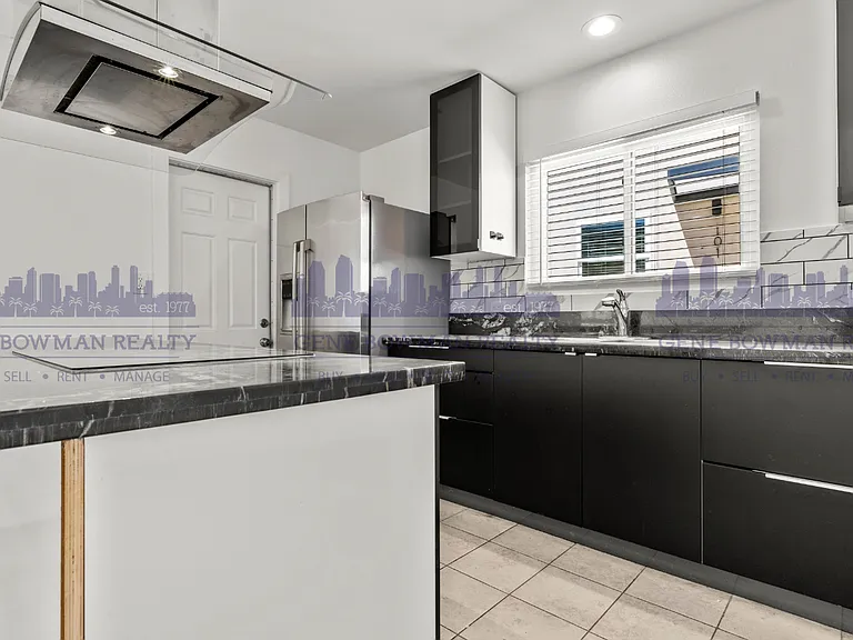 2409 Fleetwood St — Photo 1