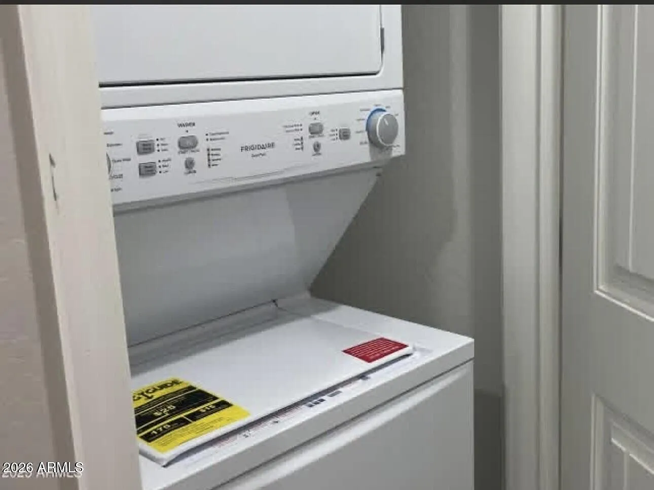3 bed, 2.0 bath, 1368 sqft, $1,400 — Photo 3