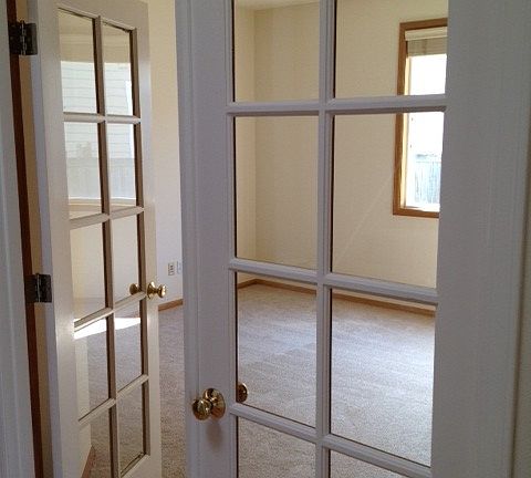 5th image of 20585 NE 32nd Ct