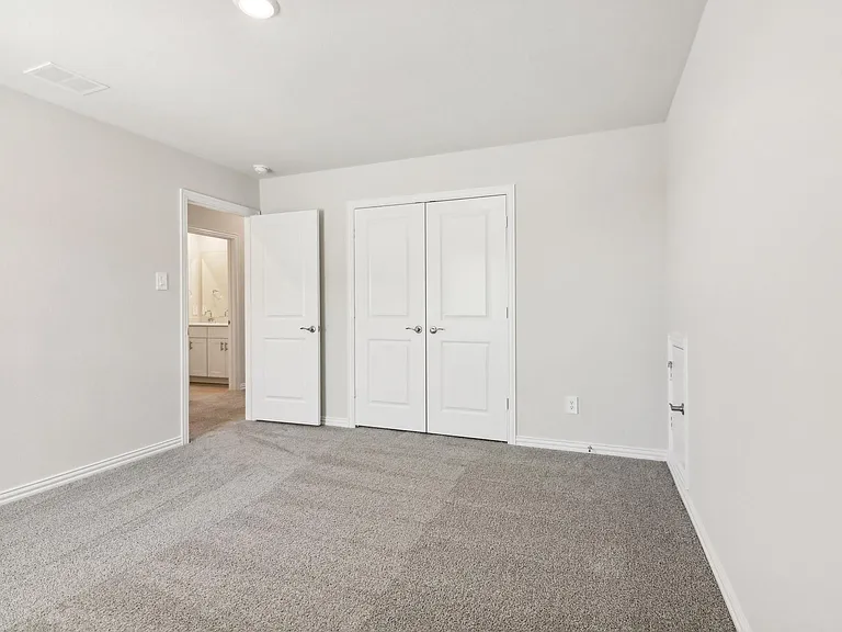 701 Easthill Dr — Photo 32