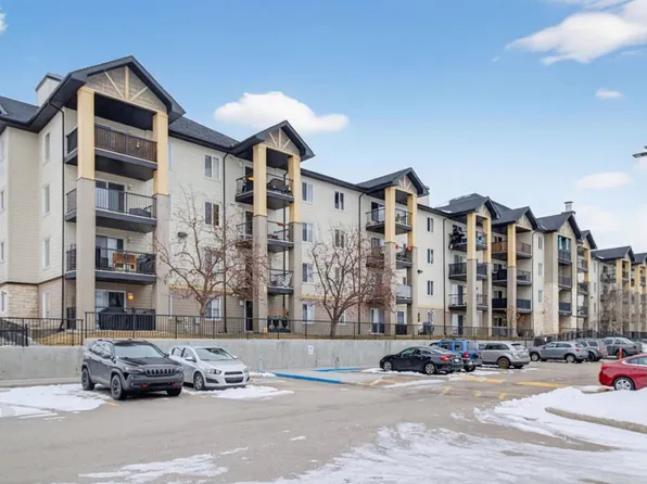 304 SE Mackenzie Way SW #8117, Airdrie, AB T4B 3H6