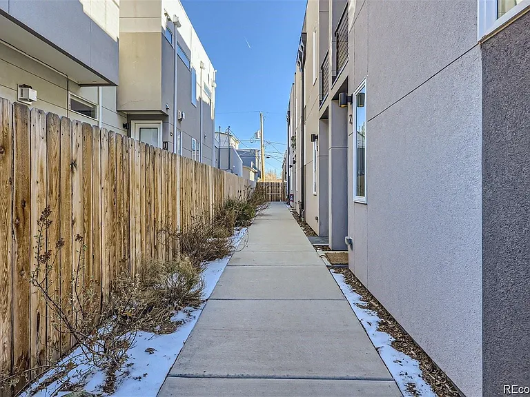 1272 Yates St #6 — Photo 24