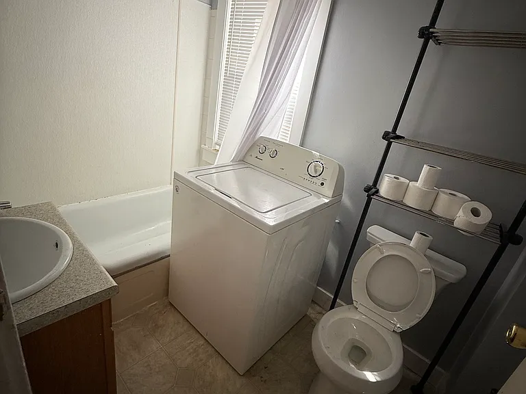 23 Bowers St #1 — Photo 11