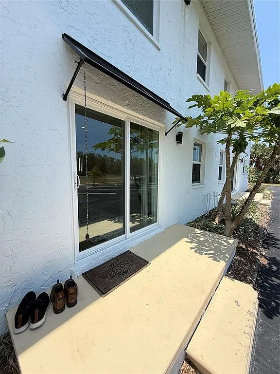 1 bed, 1.0 bath, 815 sqft, $950 — Photo 2