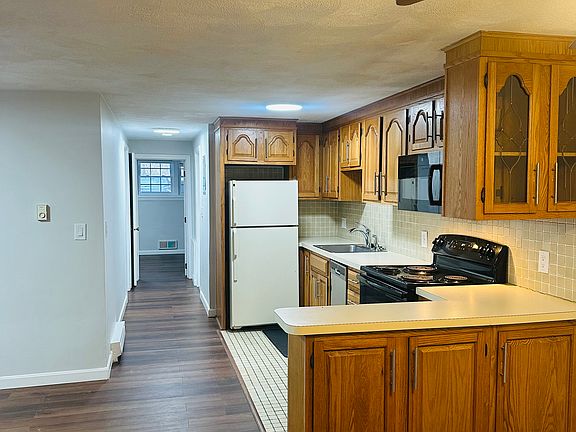 4th image of 222 School St APT 4