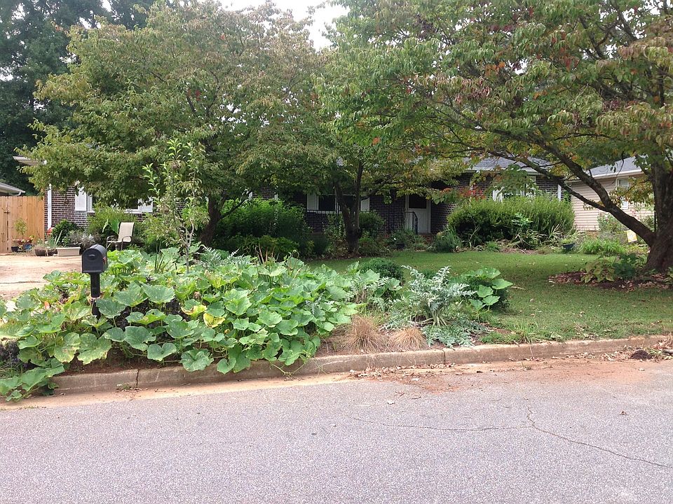 2nd image of 29 Alpine Way
