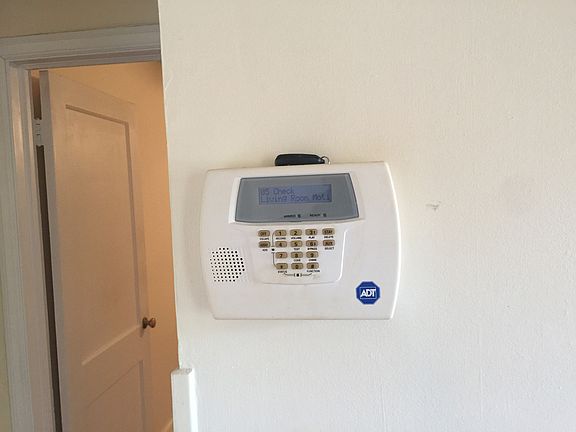 5th image of 1505 Minefee St