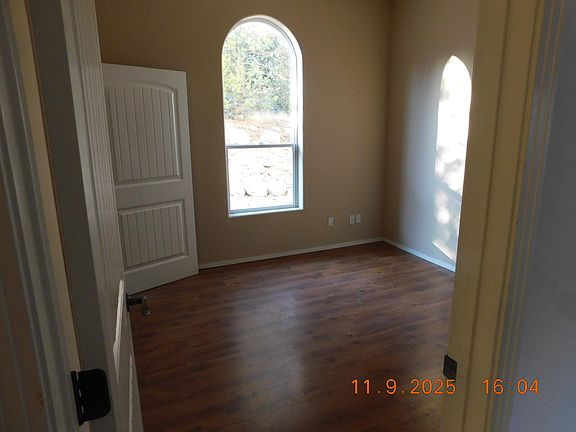 5th image of 50 Steeplechase Rd