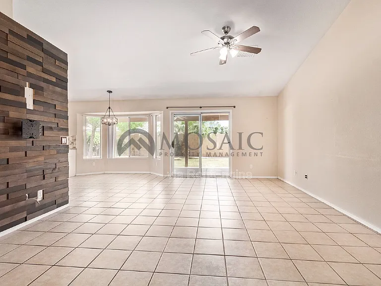 2135 E Brooks St — Photo 7