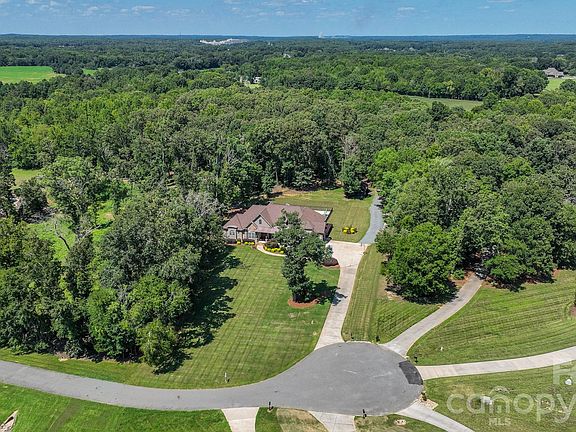2nd image of 1017 Biggers Farm Ct