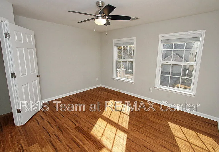 5057 Bethpage Dr — Photo 25