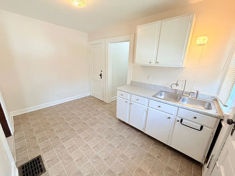 1250 N Colorado Ave — Photo 9