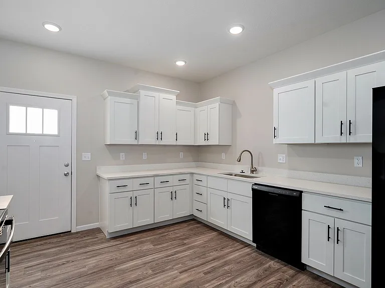 308 S Hampton Ave — Photo 2