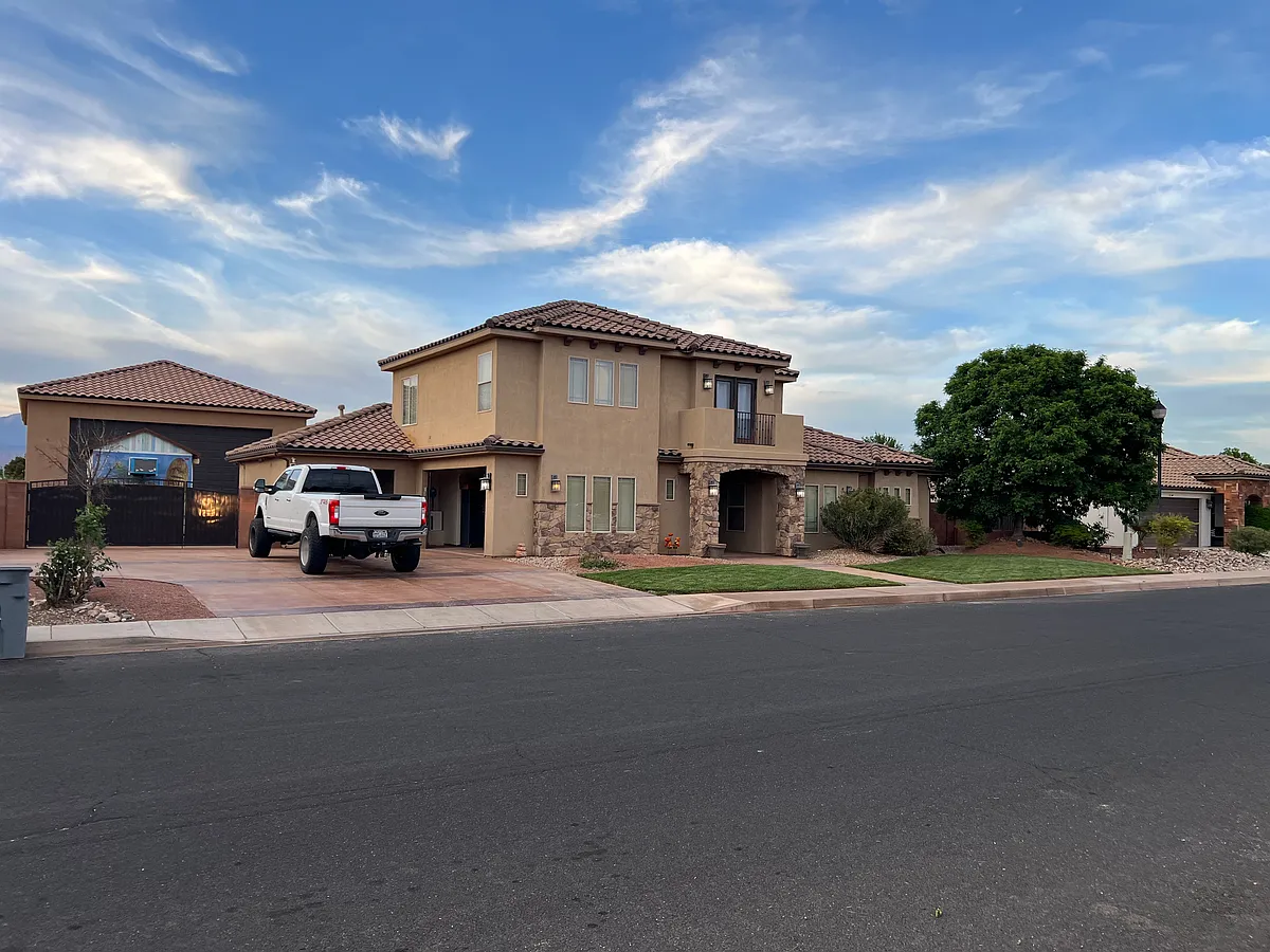Building Photo - 87 E 3930 S