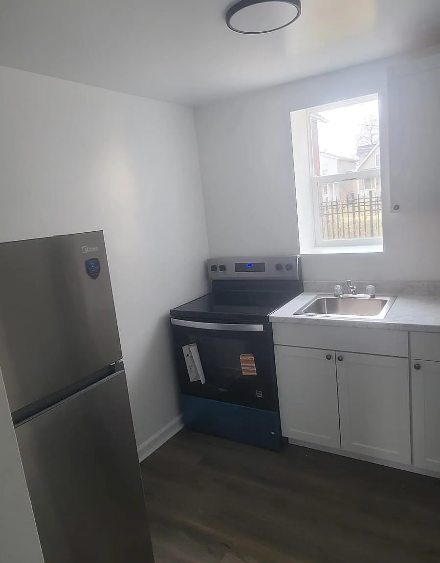 1 bed, 700 sqft, $1,000 — Photo 2