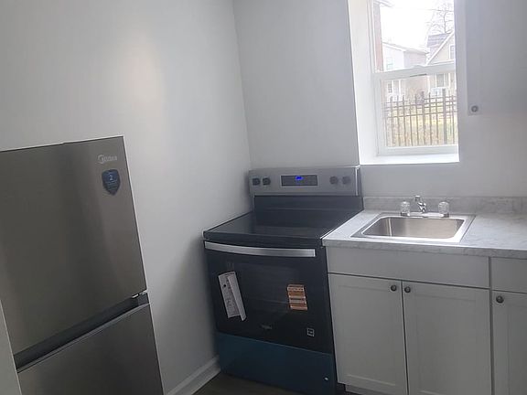 3rd image of 377-387 Lechner Ave #377
