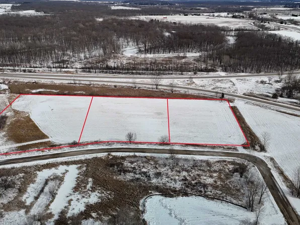 Handschke Dr #4, New London, WI 54961