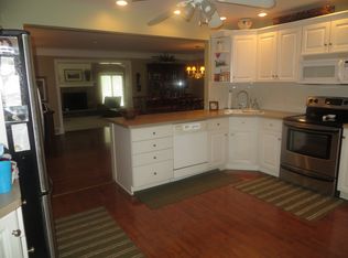 1184 Haverston Rd, Lyndhurst, OH 44124